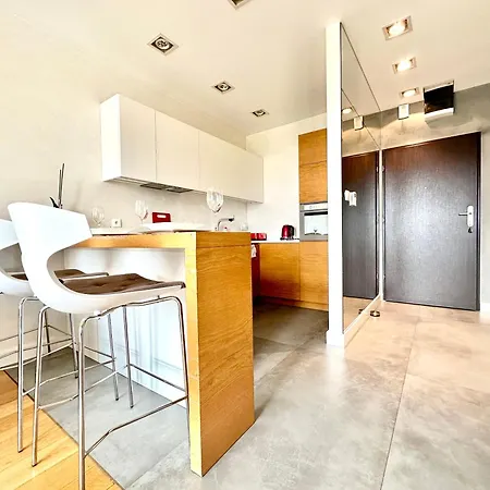 Apartment Podwale 2 54 - Self Check-in 20h - Parking & Lift *