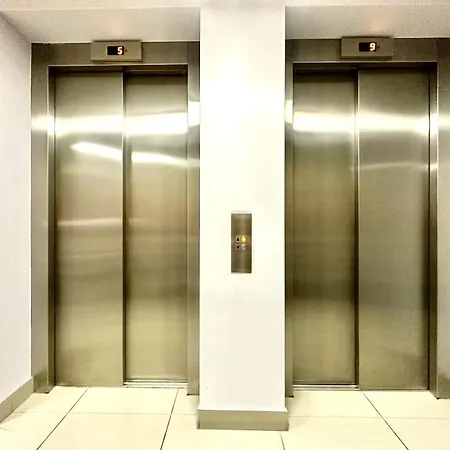 Апартаменти Podwale 2 54 - Self Check-in 20h - Parking & Lift *